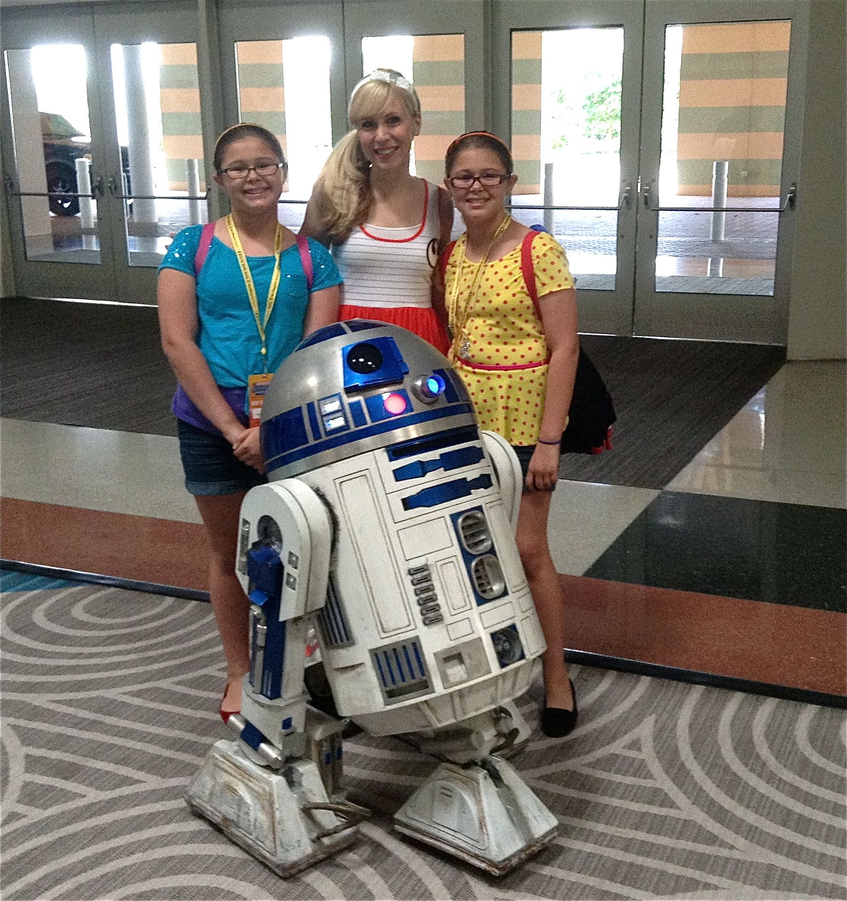 Girl love Sci-Fi too! Los Tweens meets Ashley Eckstein 'Her Universe' Creator and Voice of Ahsoka Tano on Star Wars The Clone Wars to talk Sci-Fi and girl power at Disney Social Media Moms Celebration